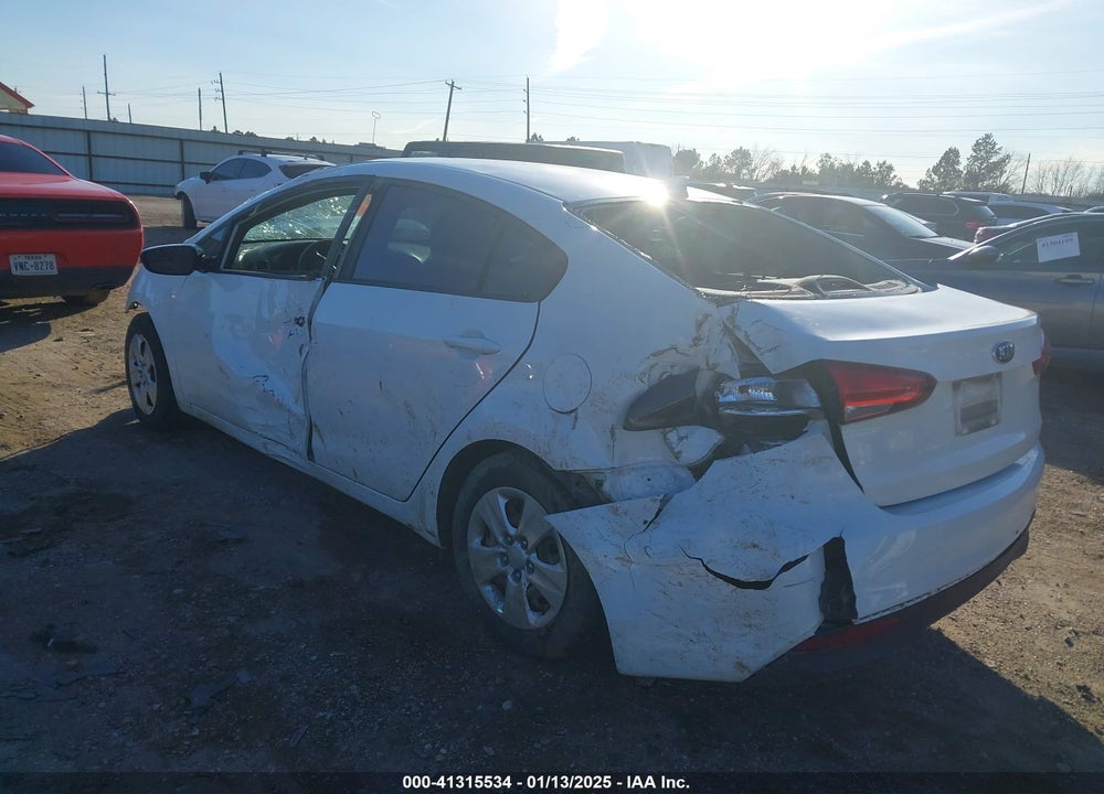 2017 KIA FORTE VIN: 3KPFK4A73HE066830