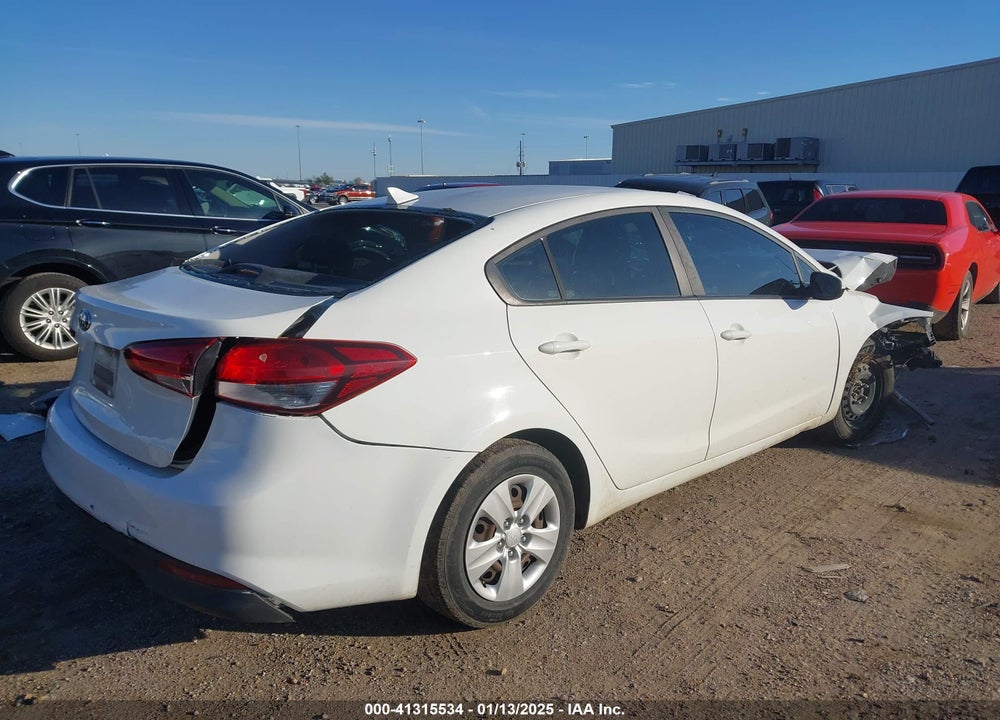 2017 KIA FORTE VIN: 3KPFK4A73HE066830
