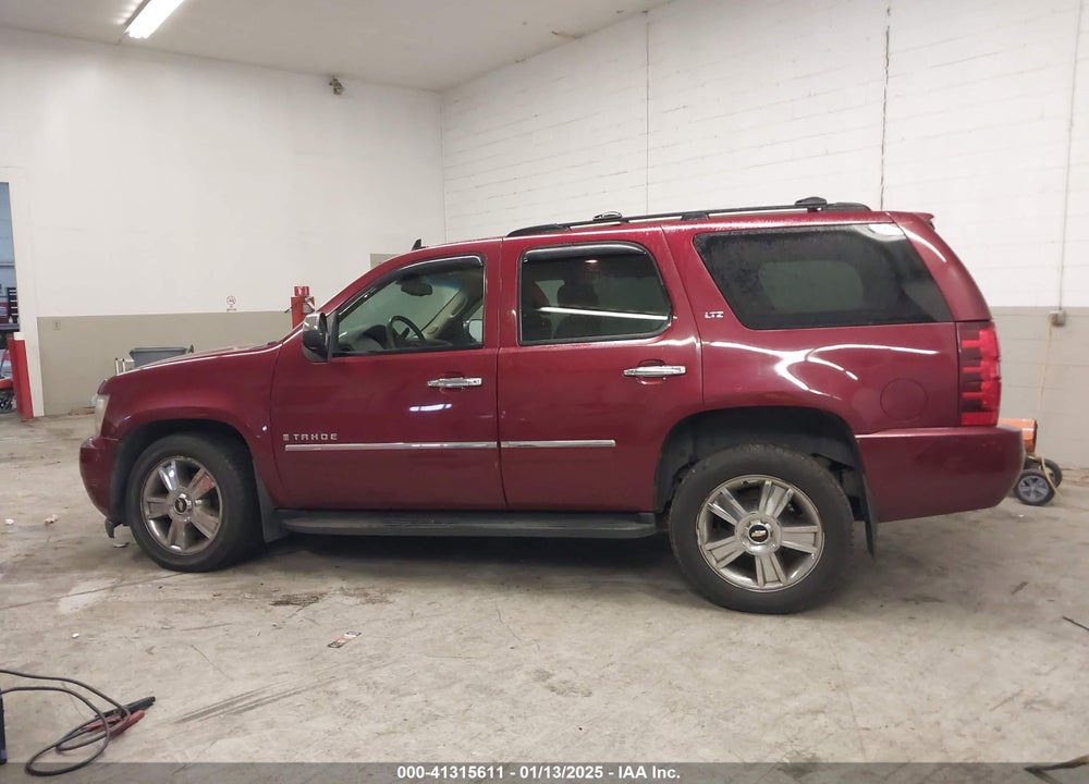 2009 CHEVROLET TAHOE LTZ VIN: 1GNFK33049R258829