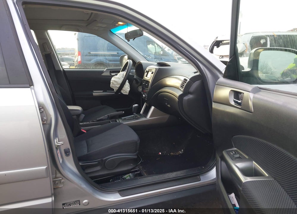 2013 SUBARU FORESTER 2.5X PREMIUM VIN: JF2SHADC9DH445745