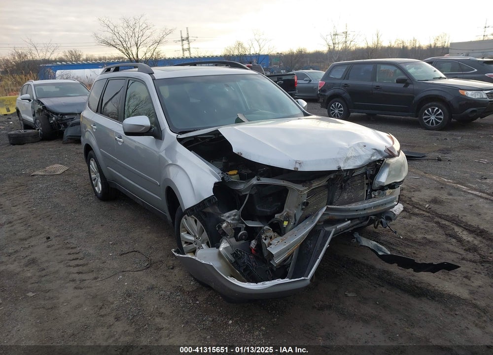 2013 SUBARU FORESTER 2.5X PREMIUM VIN: JF2SHADC9DH445745