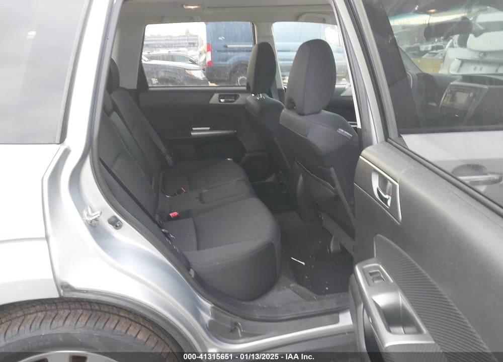 2013 SUBARU FORESTER 2.5X PREMIUM VIN: JF2SHADC9DH445745