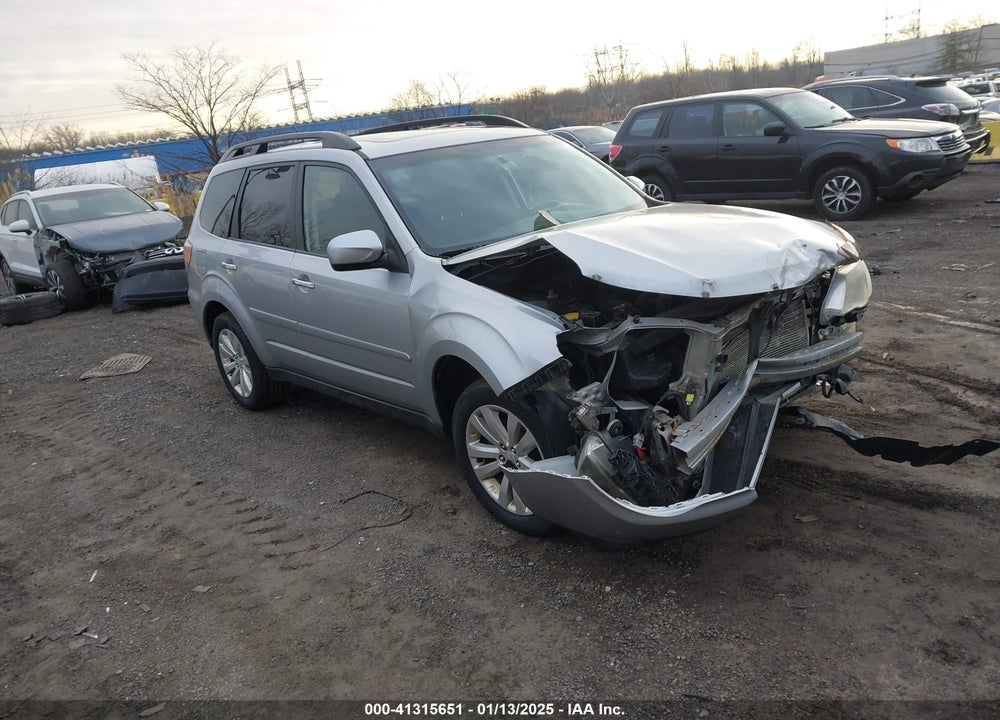 2013 SUBARU FORESTER 2.5X PREMIUM VIN: JF2SHADC9DH445745