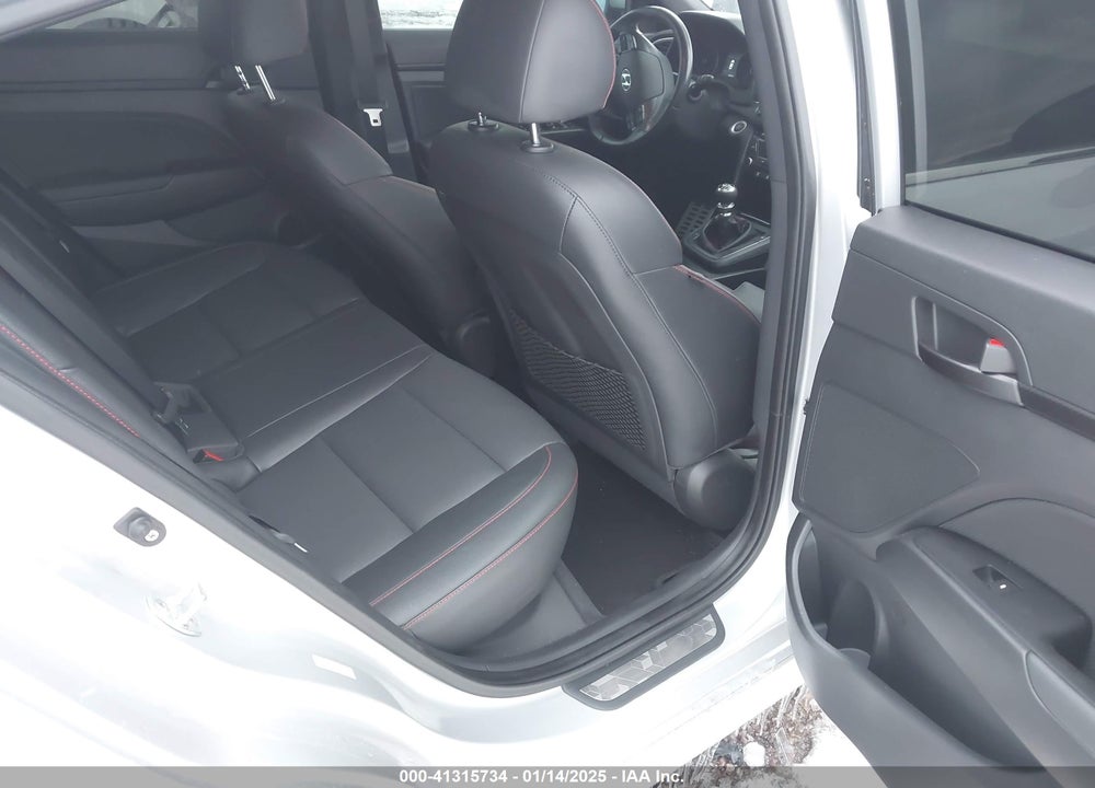 2018 HYUNDAI ELANTRA VIN: KMHD04LBXJU553735
