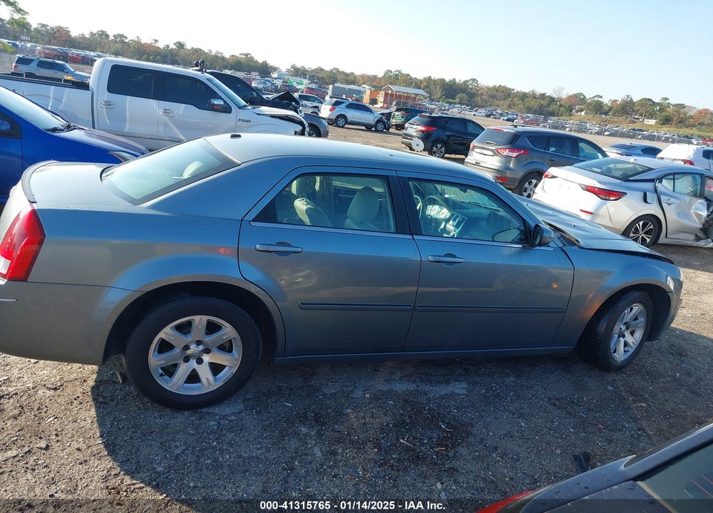 2007 CHRYSLER 300 TOURING VIN: 2C3KA53G77H811283