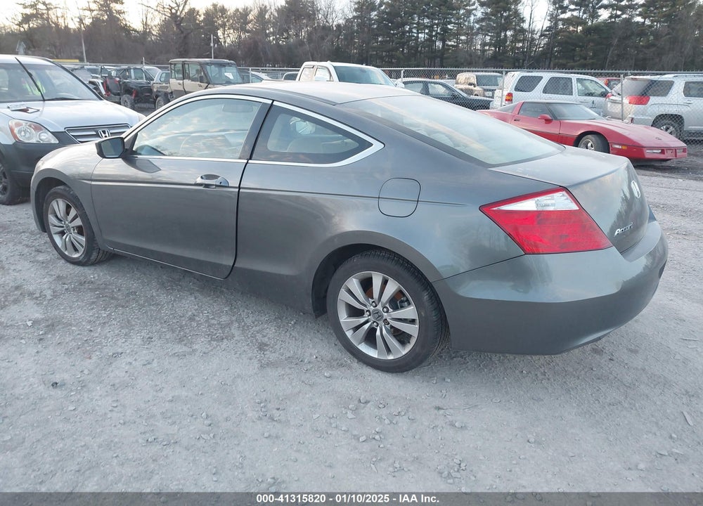 2010 HONDA ACCORD 2.4 EX VIN: 1HGCS1A76AA014720