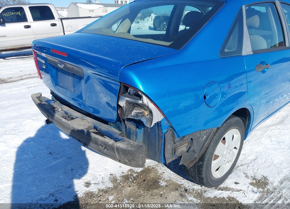 2007 FORD FOCUS S/SE/SES VIN: 1FAFP34N97W320461