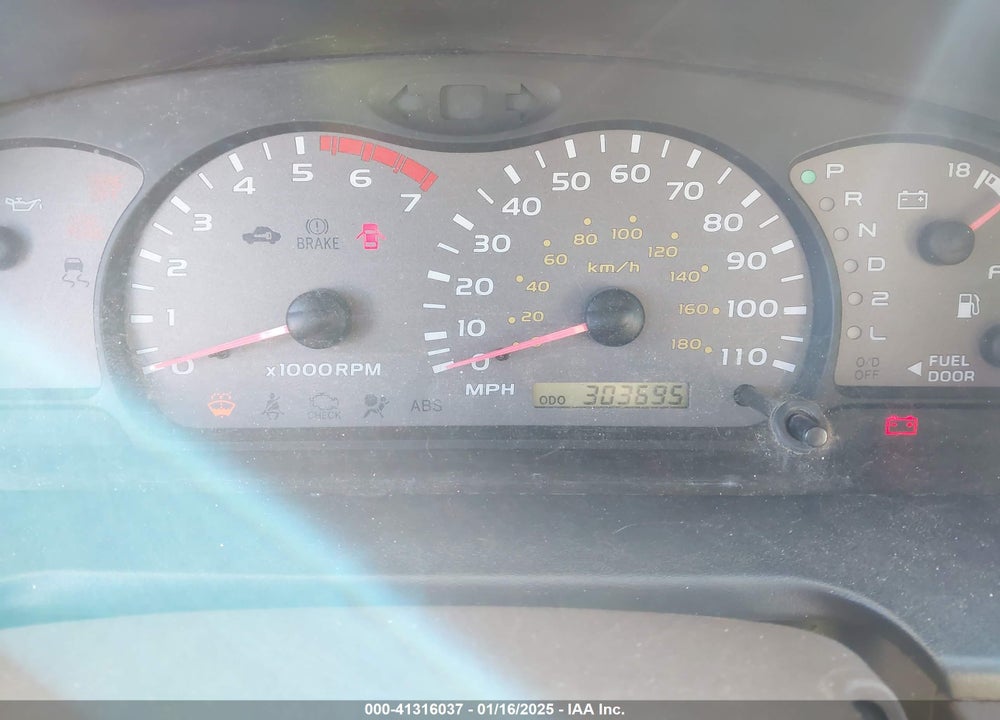 2002 TOYOTA SEQUOIA SR5 V8 VIN: 5TDZT34AX2S099039