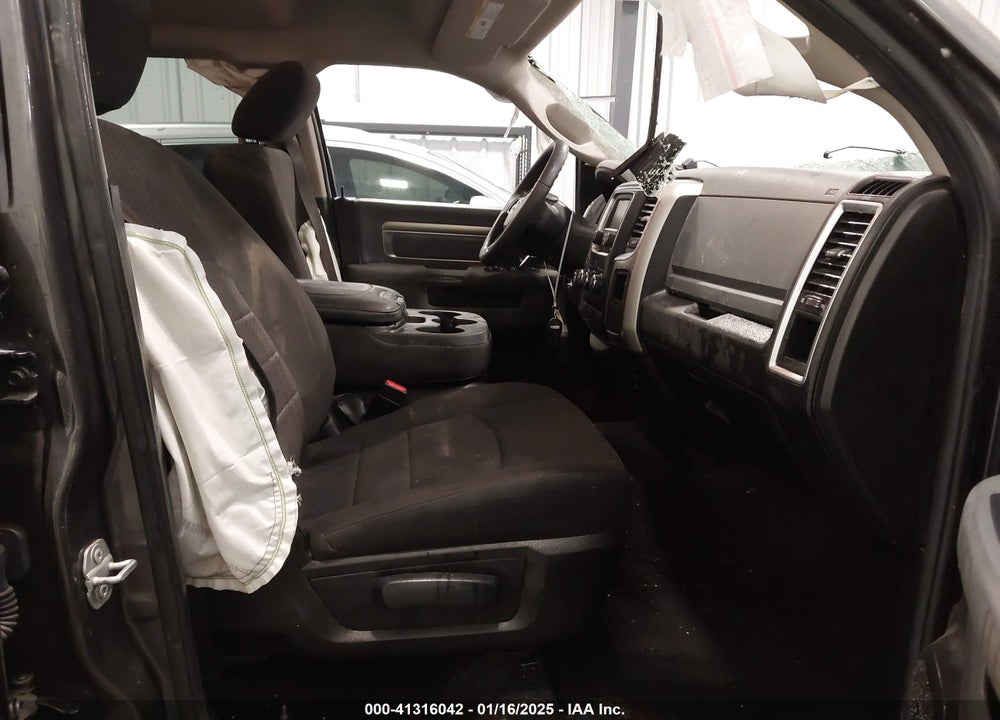 2019 RAM 1500 CLASSIC VIN: 1C6RR7GG5KS671459
