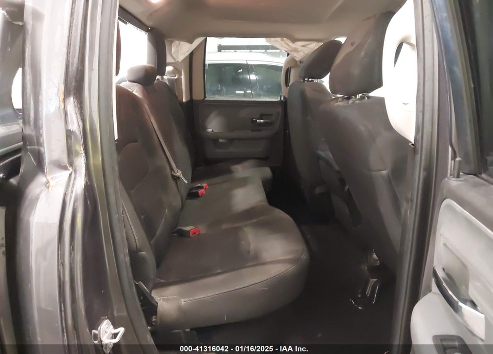 2019 RAM 1500 CLASSIC VIN: 1C6RR7GG5KS671459