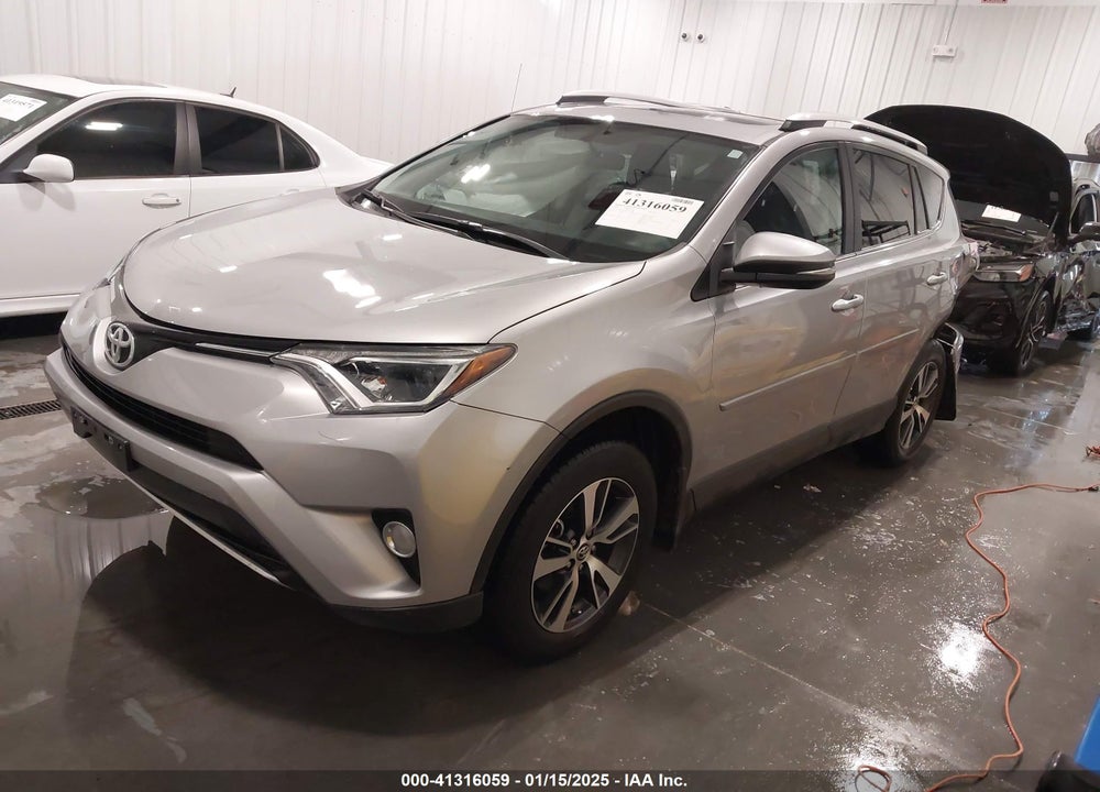 2016 TOYOTA RAV4 XLE VIN: 2T3RFREV8GW493088