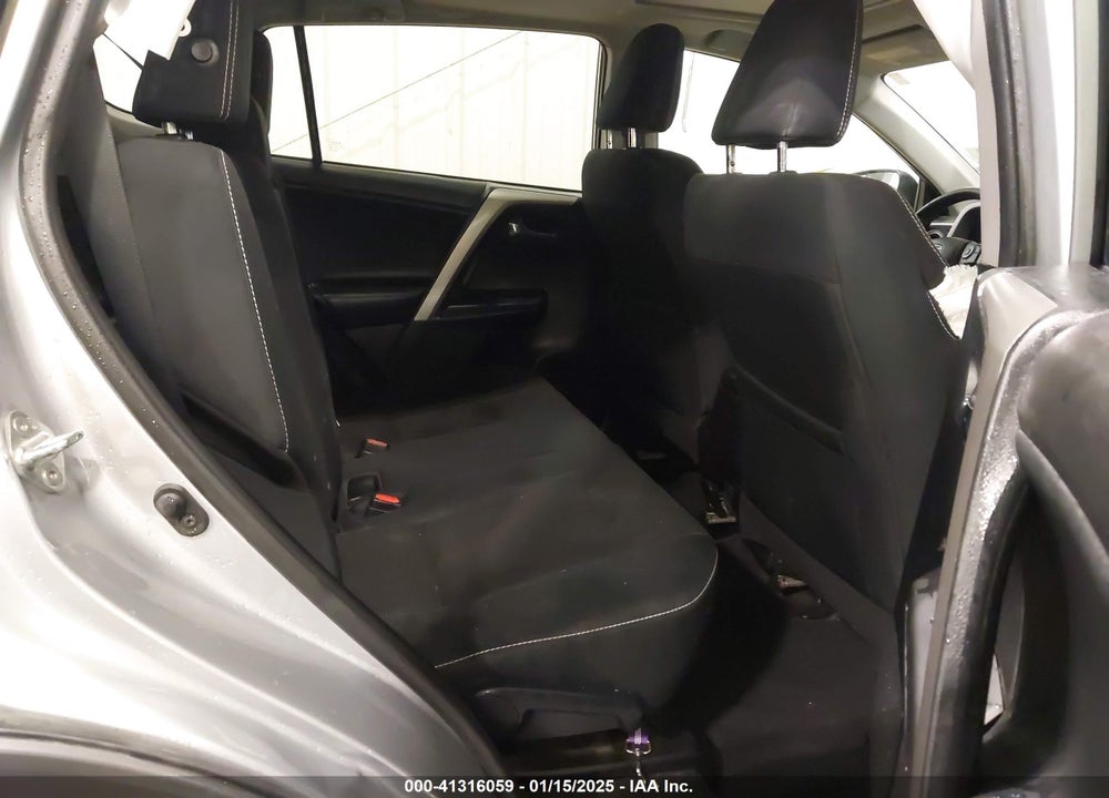 2016 TOYOTA RAV4 XLE VIN: 2T3RFREV8GW493088