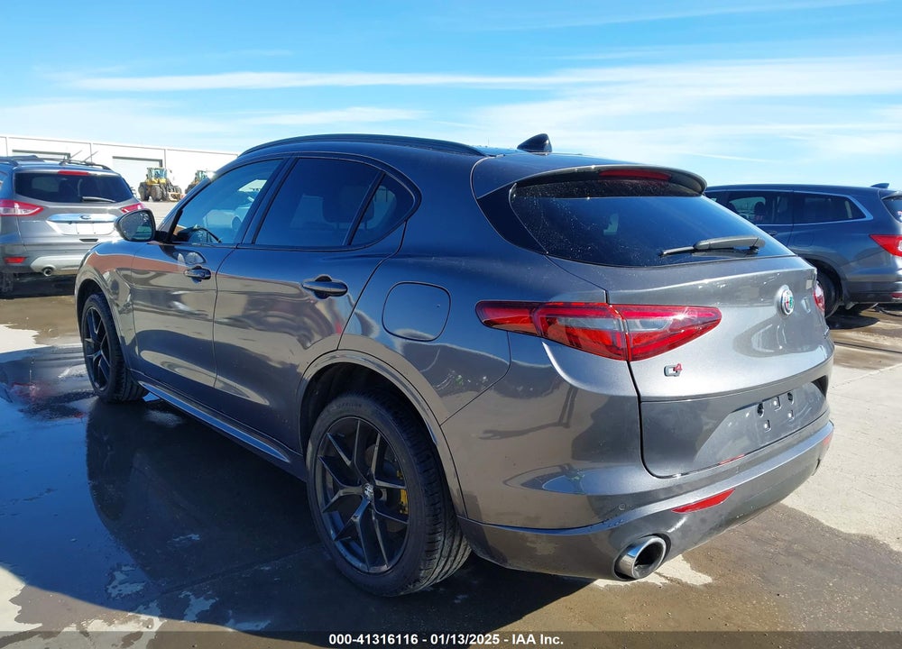 2021 ALFA ROMEO STELVIO TI AWD VIN: ZASPAKBN6M7D11100