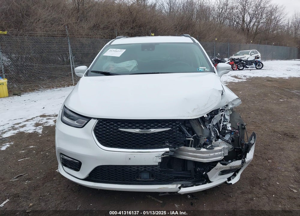 2022 CHRYSLER PACIFICA TOURING L VIN: 2C4RC1BG3NR162104