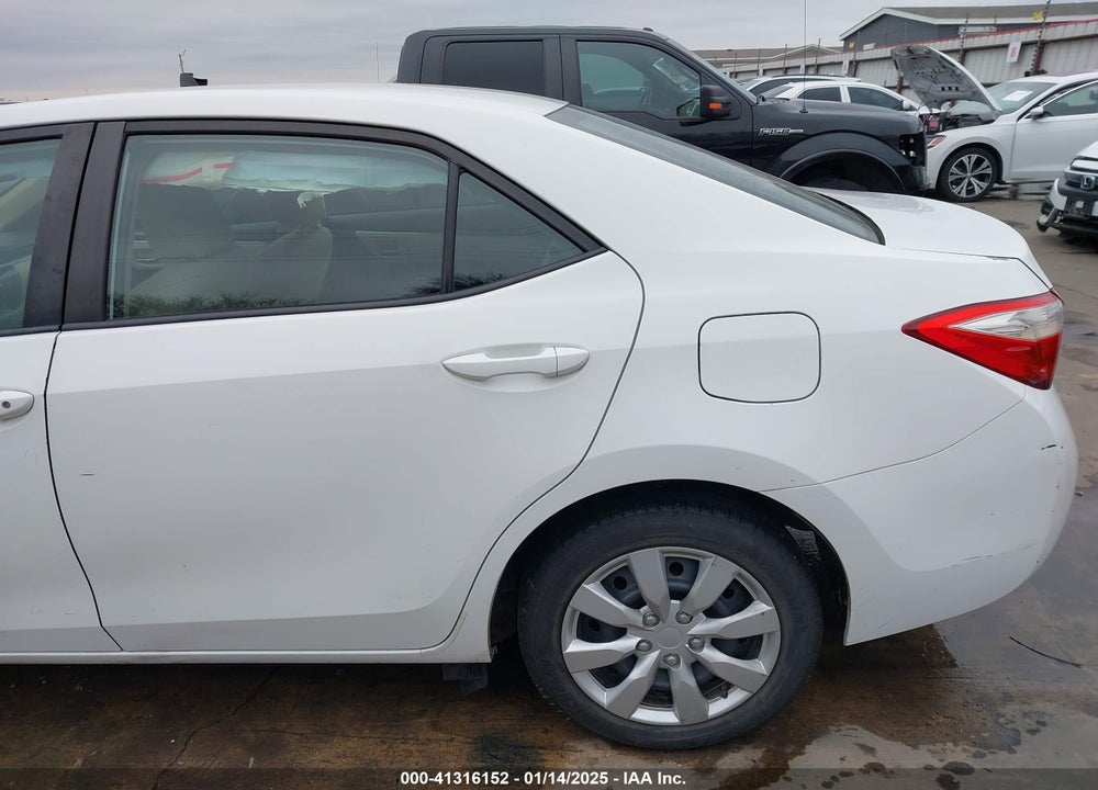 2015 TOYOTA COROLLA VIN: 5YFBURHE5FP252875