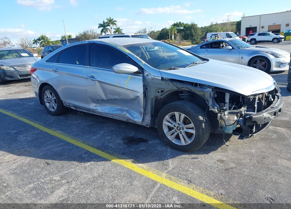 2013 HYUNDAI SONATA GLS VIN: 5NPEB4AC7DH739083