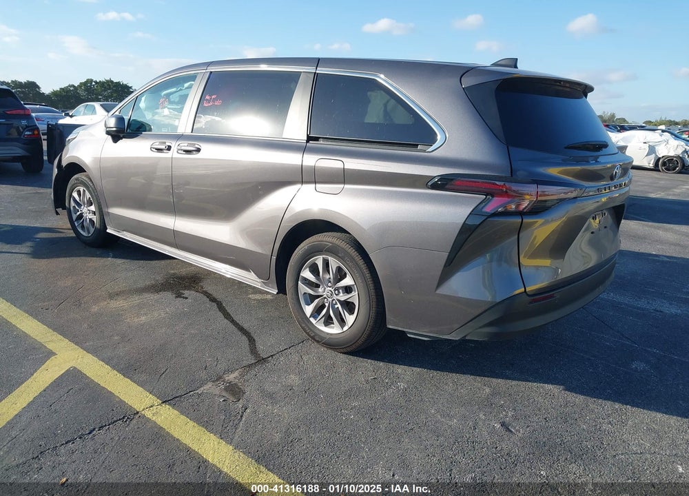 2024 TOYOTA SIENNA LE VIN: 5TDKRKEC1RS212929