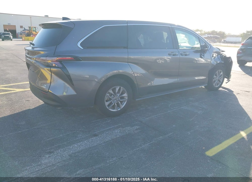 2024 TOYOTA SIENNA LE VIN: 5TDKRKEC1RS212929