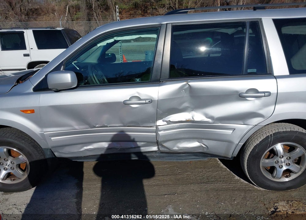 2008 HONDA PILOT SE VIN: 5FNYF18368B005240