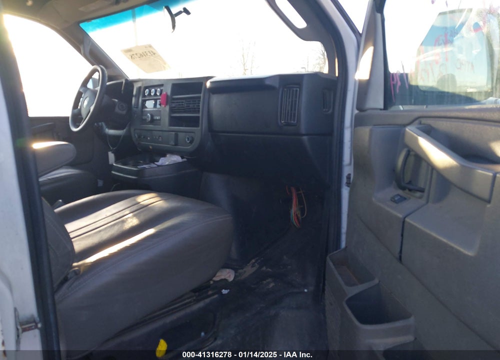 2017 CHEVROLET EXPRESS 2500 WORK VAN VIN: 1GCWGBFF2H1122605