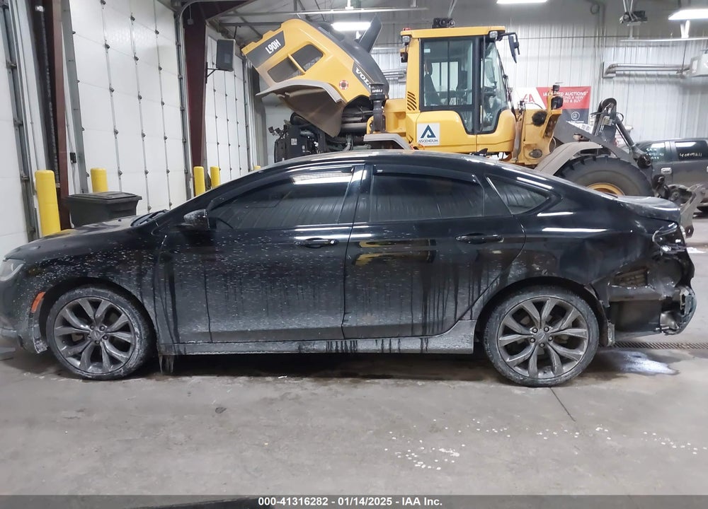 2016 CHRYSLER 200 VIN: 1C3CCCDG3GN135620