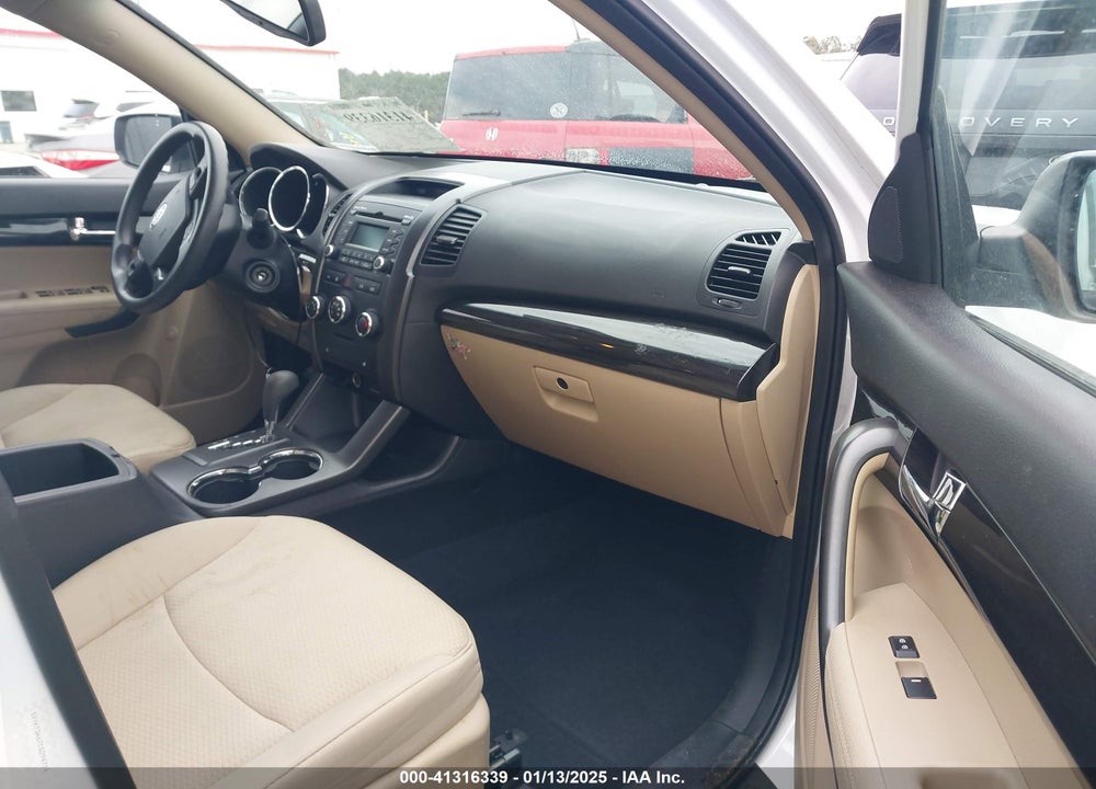 2012 KIA SORENTO LX VIN: 5XYKT3A67CG294774