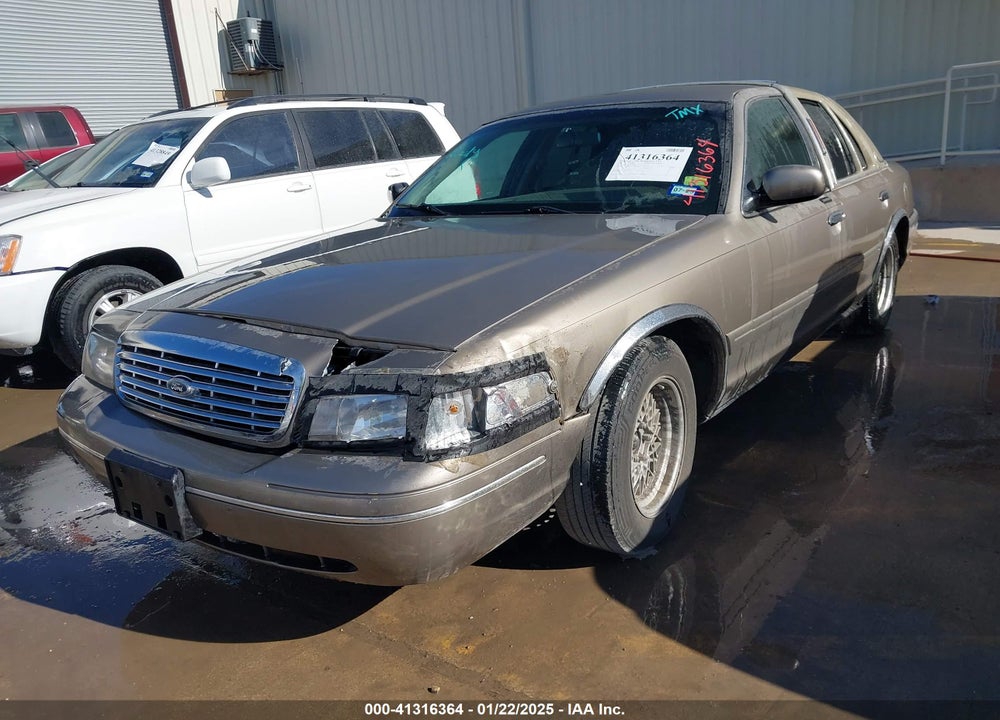 2001 FORD CROWN VICTORIA VIN: 2FAFP73W81X124900