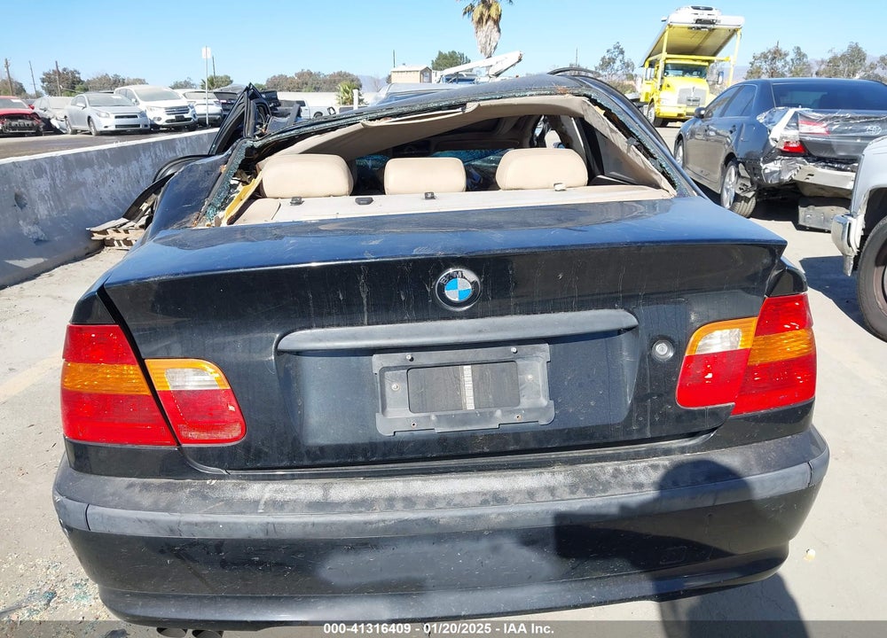 2005 BMW 325I VIN: WBAEV33405KX12489