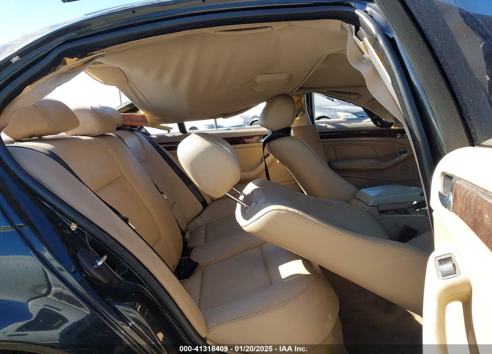 2005 BMW 325I VIN: WBAEV33405KX12489