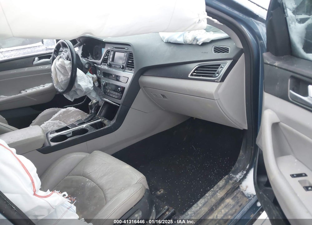 2015 HYUNDAI SONATA VIN: 5NPE34AF6FH097238