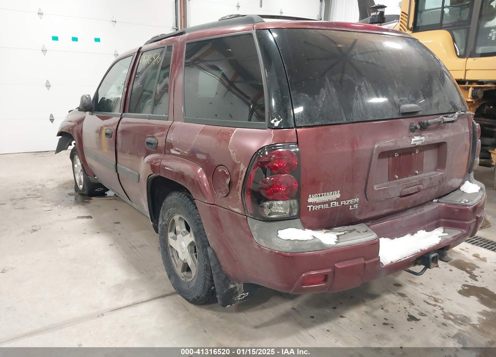 2005 CHEVROLET TRAILBLAZER LS VIN: 1GNDT13S252124768