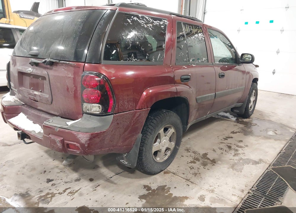 2005 CHEVROLET TRAILBLAZER LS VIN: 1GNDT13S252124768
