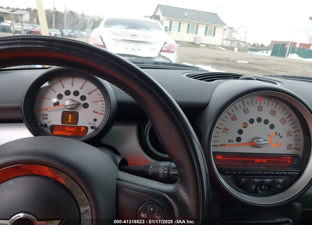 2011 MINI COOPER CLUBMAN VIN: WMWZF3C51BT187925