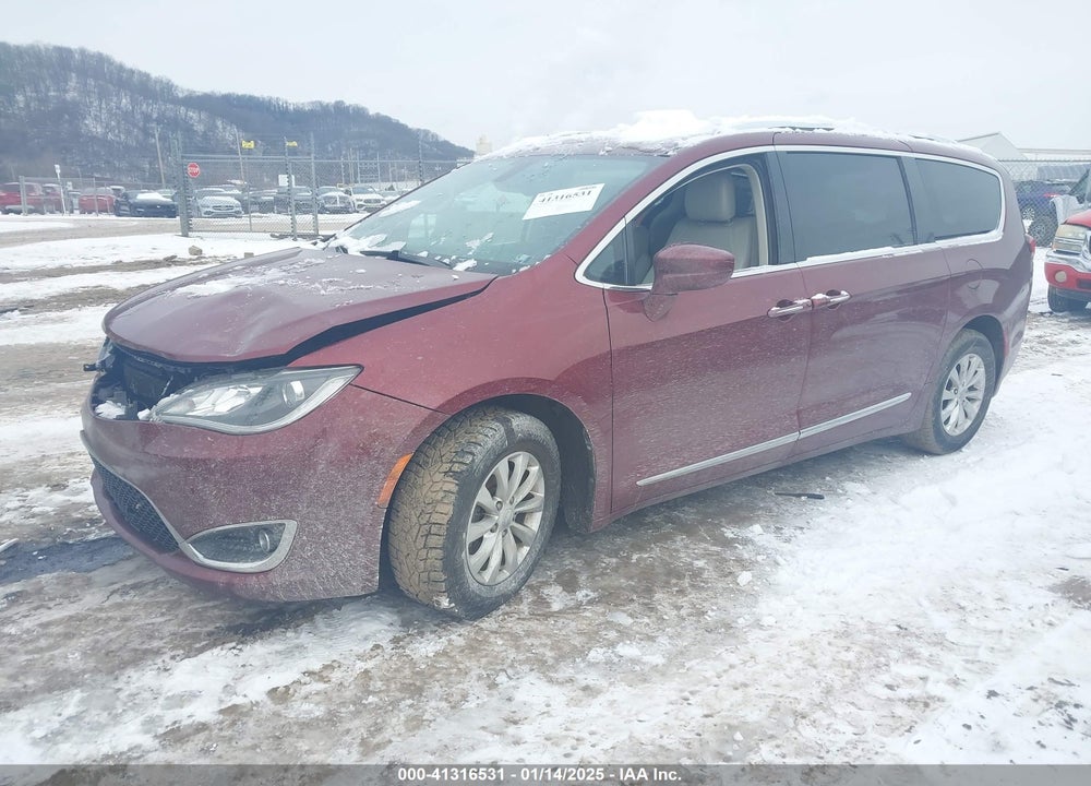 2018 CHRYSLER PACIFICA TOURING L VIN: 2C4RC1BG2JR131582