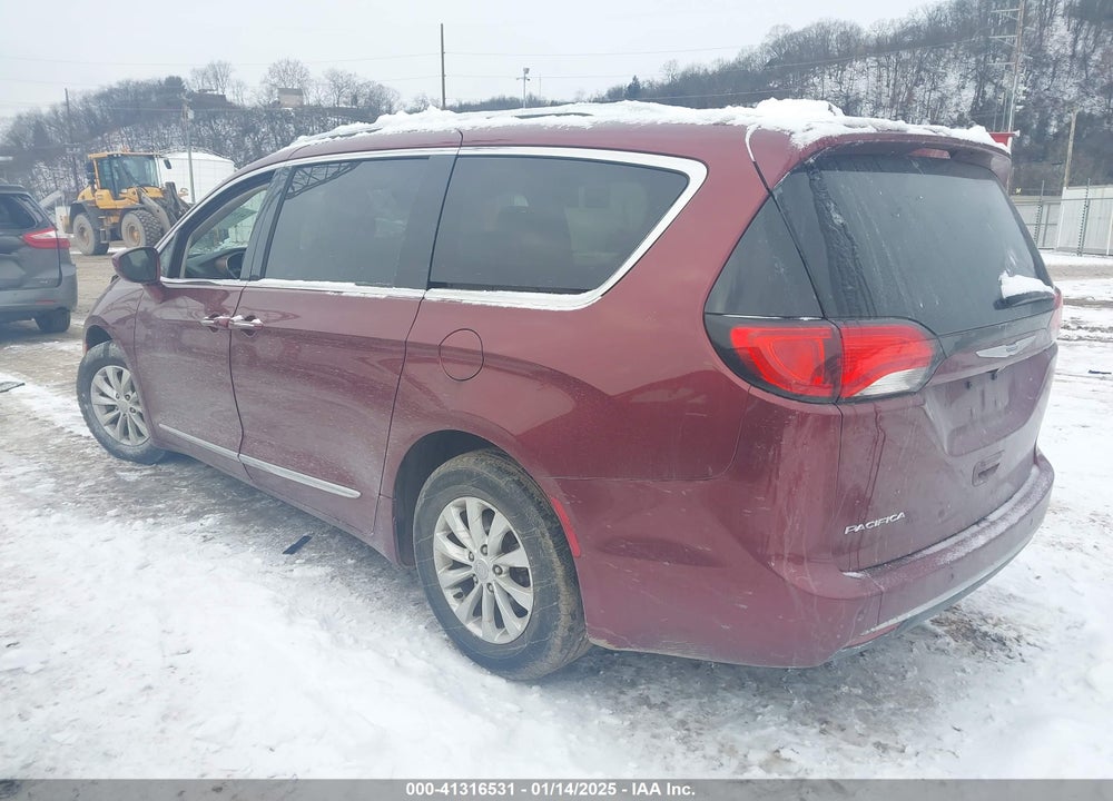 2018 CHRYSLER PACIFICA TOURING L VIN: 2C4RC1BG2JR131582