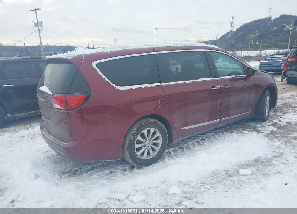 2018 CHRYSLER PACIFICA TOURING L VIN: 2C4RC1BG2JR131582