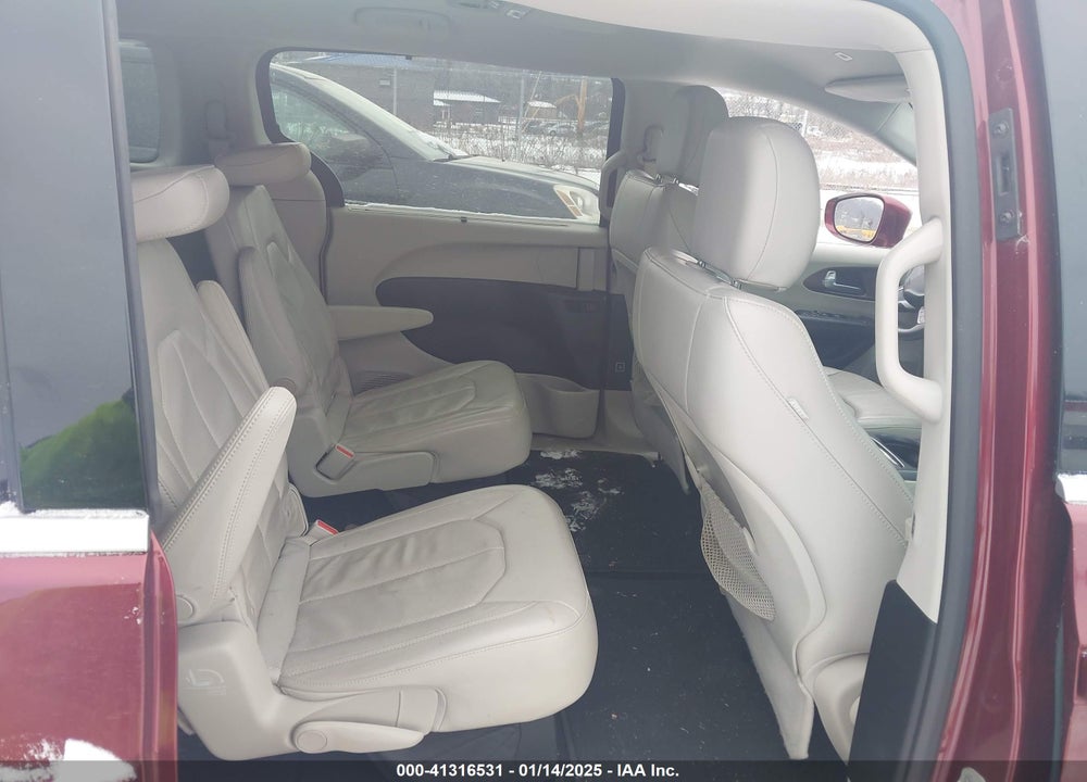 2018 CHRYSLER PACIFICA TOURING L VIN: 2C4RC1BG2JR131582