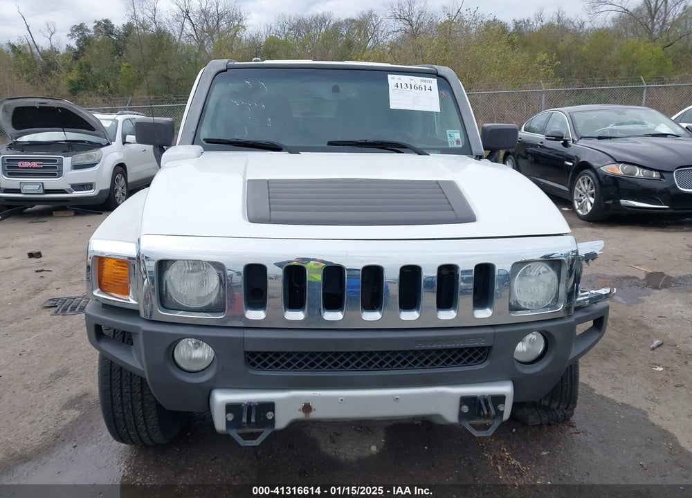 2008 HUMMER H3 SUV VIN: 5GTEN13E188185413