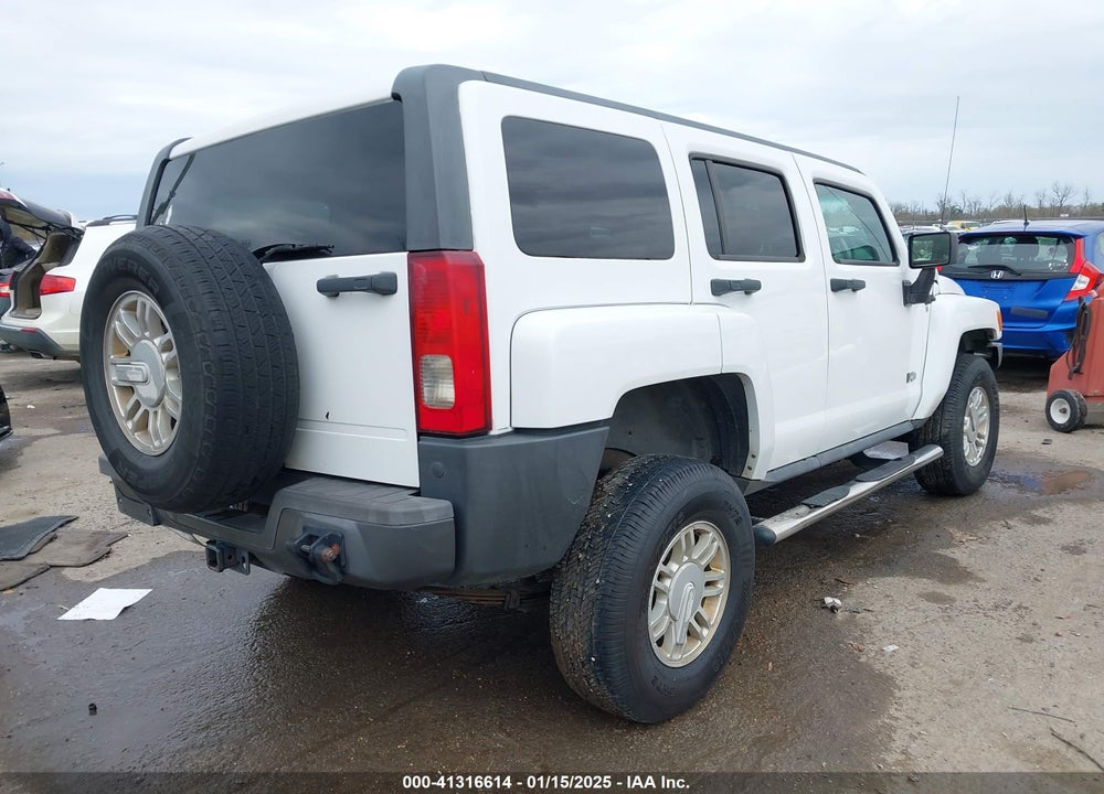 2008 HUMMER H3 SUV VIN: 5GTEN13E188185413