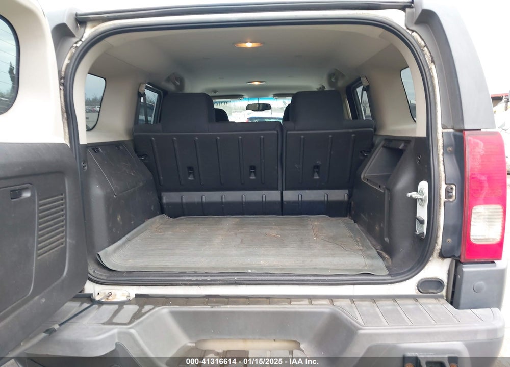2008 HUMMER H3 SUV VIN: 5GTEN13E188185413