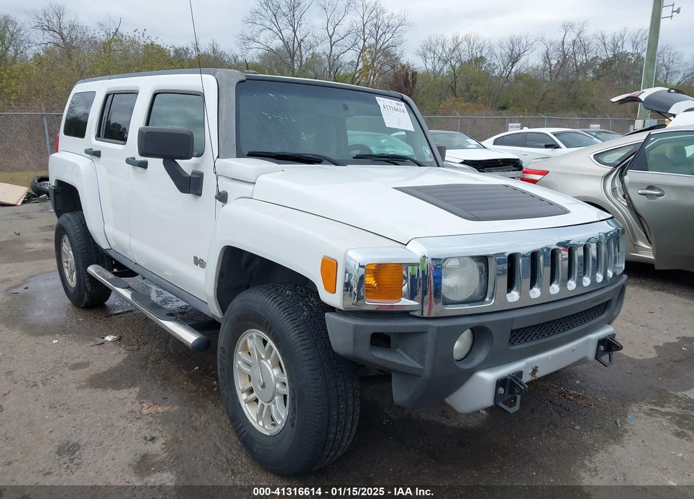 2008 HUMMER H3 SUV VIN: 5GTEN13E188185413