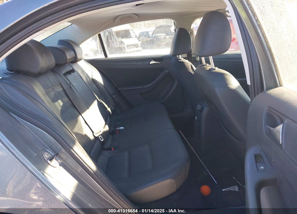 2012 VOLKSWAGEN JETTA 2.5L SE VIN: 3VWDP7AJXCM345631