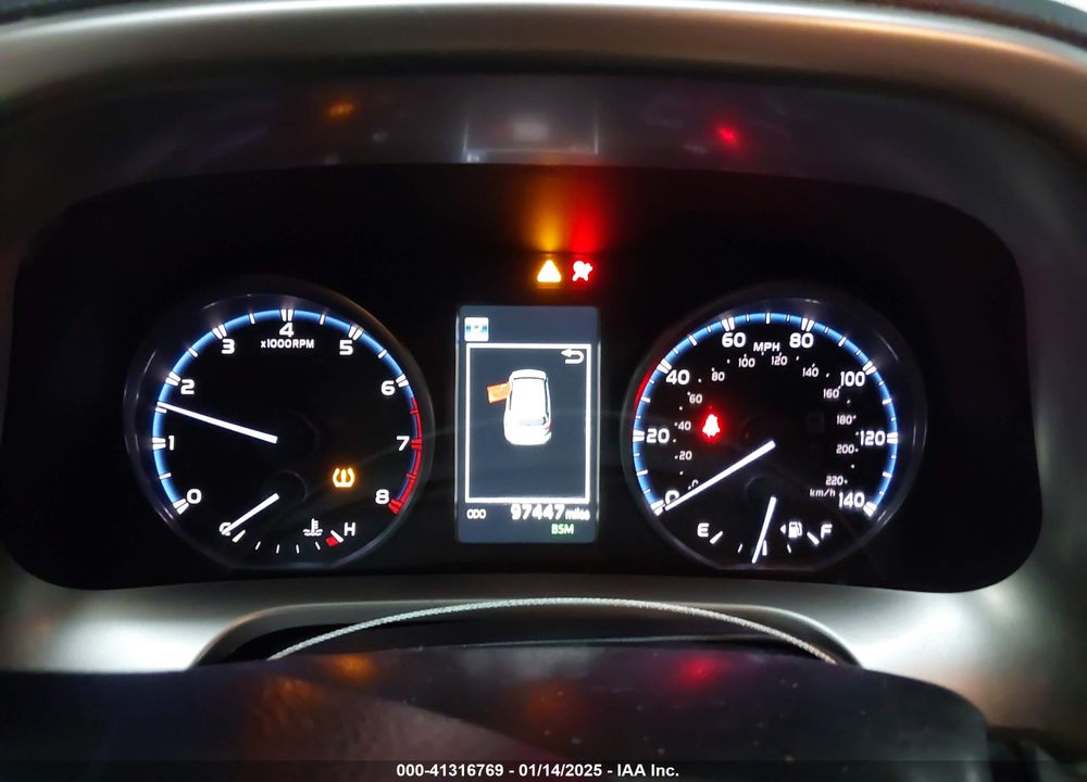 2018 TOYOTA RAV4 ADVENTURE/XLE VIN: JTMRFREV0JJ205313