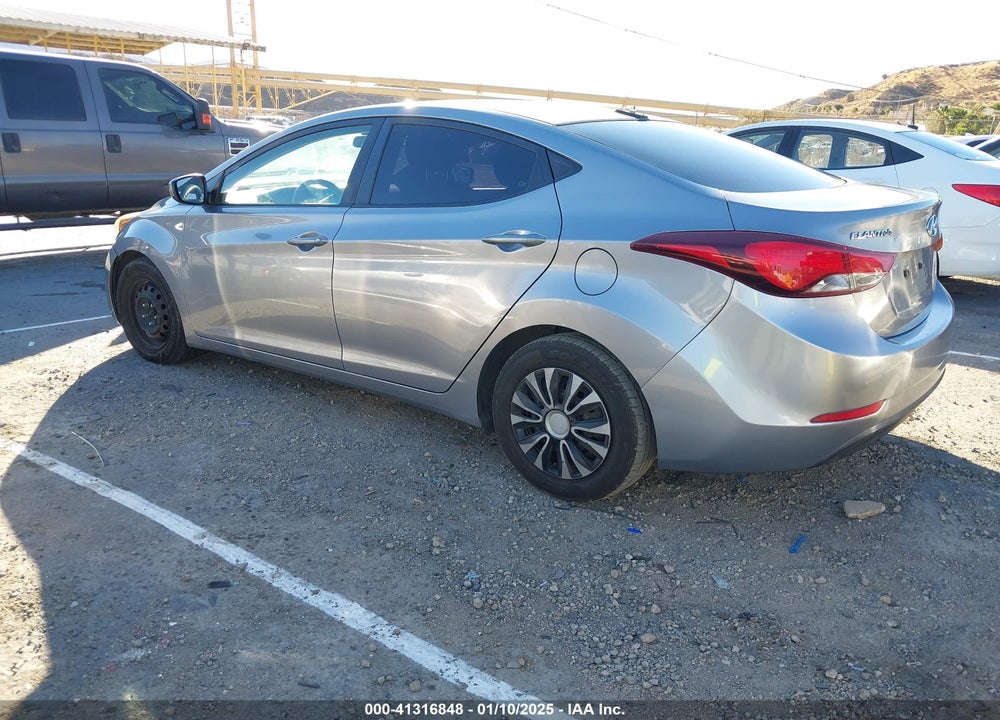 2016 HYUNDAI ELANTRA SE VIN: 5NPDH4AE5GH731645