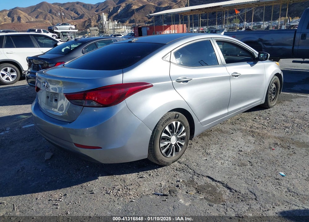 2016 HYUNDAI ELANTRA SE VIN: 5NPDH4AE5GH731645
