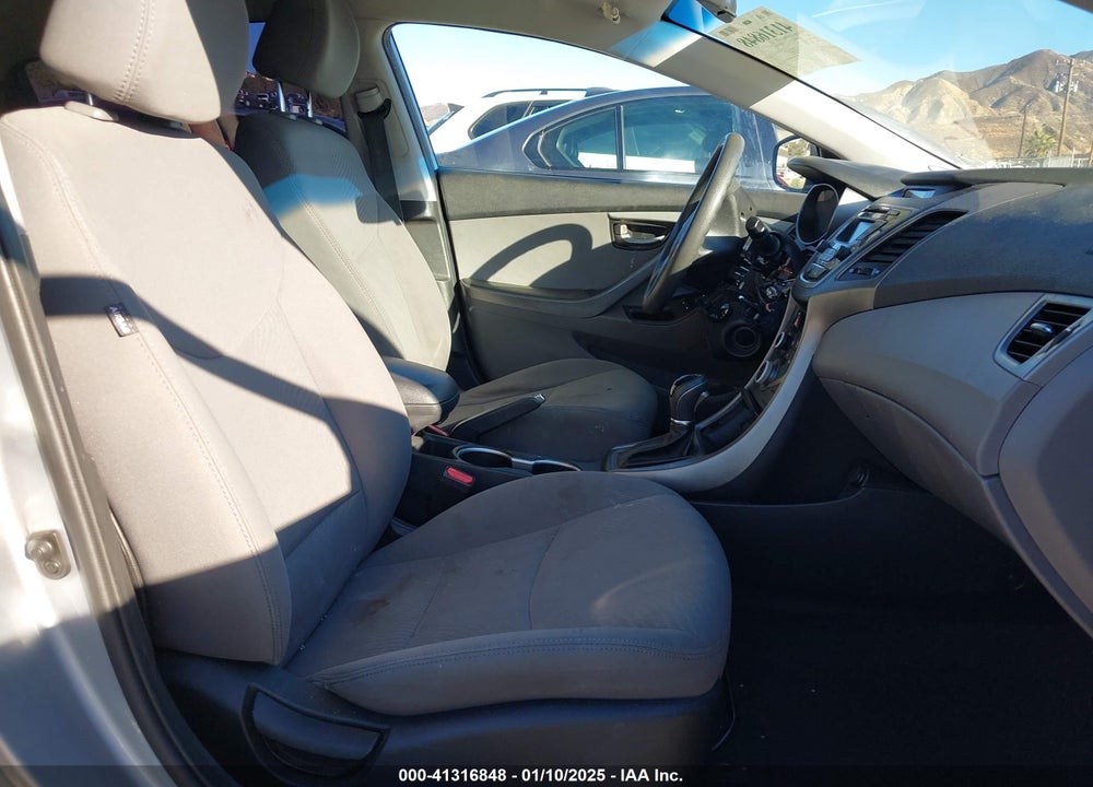 2016 HYUNDAI ELANTRA SE VIN: 5NPDH4AE5GH731645