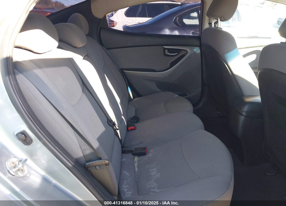 2016 HYUNDAI ELANTRA SE VIN: 5NPDH4AE5GH731645