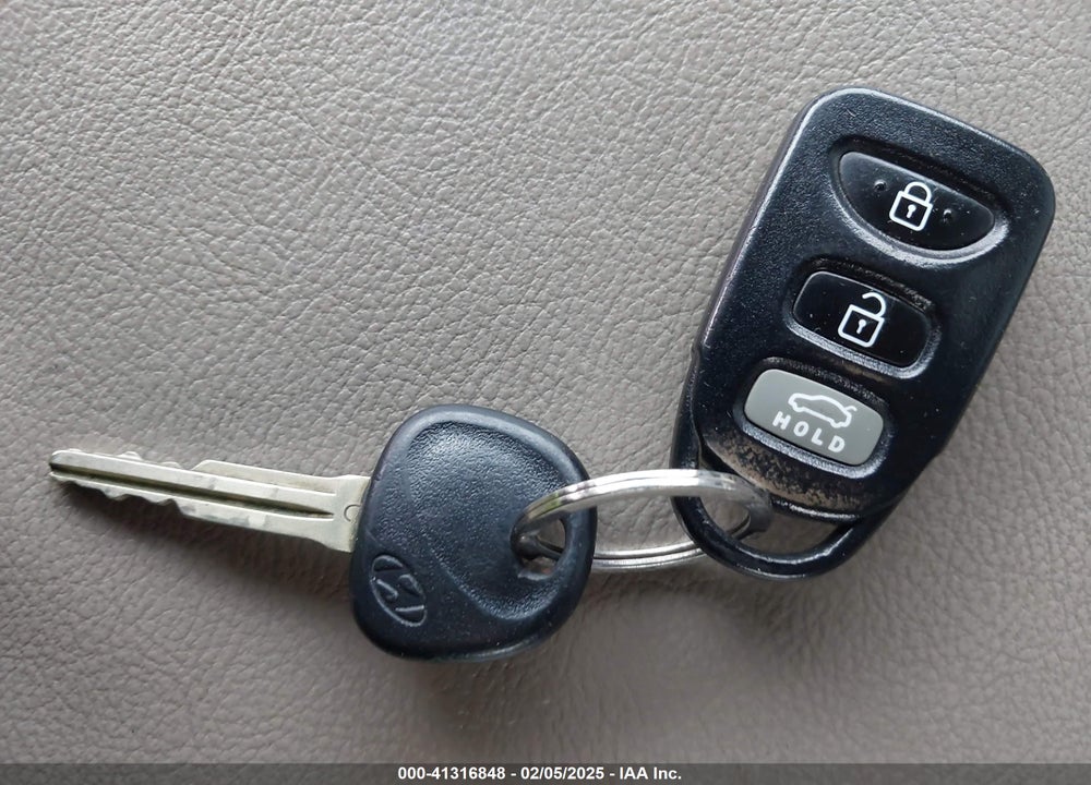 2016 HYUNDAI ELANTRA SE VIN: 5NPDH4AE5GH731645