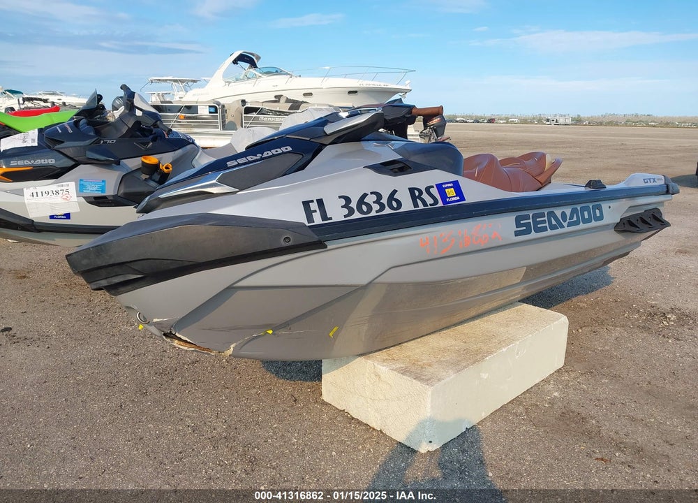2018 SEADOO --- VIN: YDV22690E818