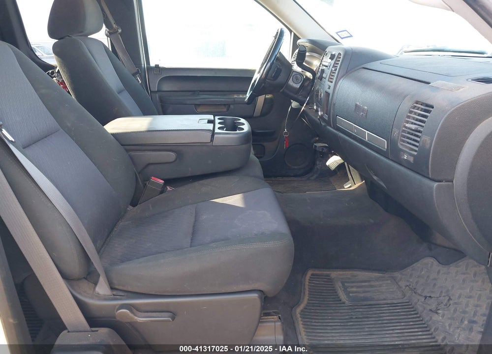 2011 CHEVROLET SILVERADO 3500HD LT VIN: 1GC5C0C81BZ252045